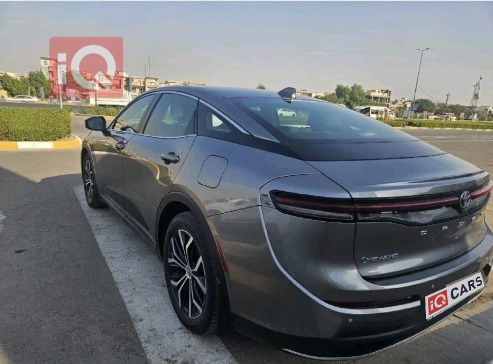 تۆیۆتا کراون